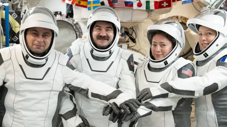NASA akan Siarkan Langsung Kepulangan Crew-12 dari Stasiun Luar Angkasa ke Bumi