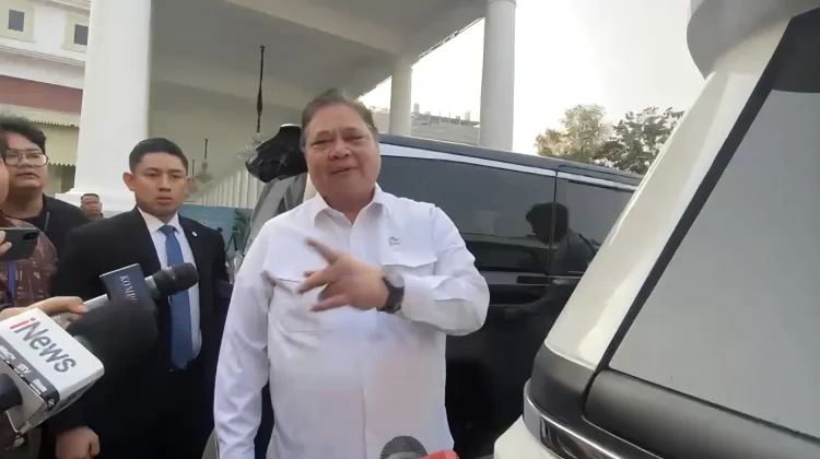 Presiden Berikan Mobil Dinas Baru, Airlangga: Baru Menko dan Kepala Lembaga