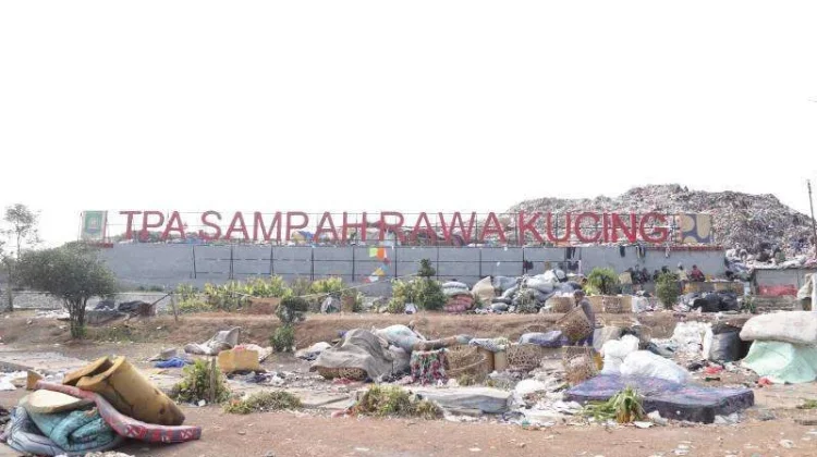 Kebakaran TPA Rawa Kucing, DLH Tangerang Investigasi dan Mitigasi - RRI ...