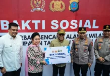 Kapolri Serahkan Bantuan untuk Pengungsi di Tapanuli Tengah