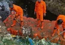 Wali Kota Bekasi Larang Warga Buang Sampah di Sungai
