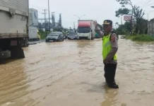 Banjir Rendam Pantura, Jalur Demak–Semarang Macet