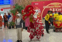 Meriahkan Imlek 2026, KCIC Hadirkan Barongsai Menyapa Penumpang