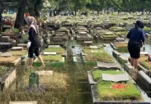 Pengelola Kerahkan Empat Pompa Atasi Banjir di TPU Semper