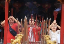 Rayakan Imlek, 7.000 Pengunjung Padati  Klenteng Tangerang