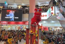 Barongsai Jadi Daya Tarik Perayaan Imlek di Metropolitan Mall Bekasi