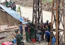 TNI Percepat Pembangunan Jembatan Gantung Kalaili di Linge Aceh