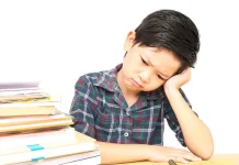 Perlu Diketahui Orang Tua, Ini Tanda-Tanda Tekanan Mental pada Anak