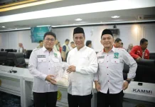 Brigade Pangan KAMMI Serahkan Beras ke Mentan