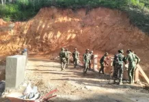 TNI Bangun Jembatan yang Kembali Putus Akibat Banjir di Tapteng