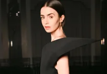 Lily Collins Dikonfirmasi Bintangi Film 'Breakfast at Tiffany's'