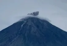 Semeru Erupsi, Kolom Abu Capai 500 Meter