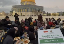 Dari Masyarakat Indonesia, BAZNAS RI Salurkan Hidangan Berbuka Warga Palestina
