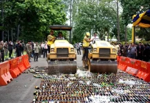 Momentum Ramadan, Pemkot Tangerang Musnahkan Ribuan Botol Miras