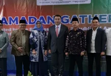 Beni Pramula Serahkan 4 Buku Dakwah ke Cucu Pendiri Gontor dan Dubes