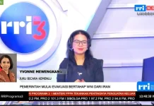 Kemlu Evakuasi 32 WNI dari Iran Secara Bertahap
