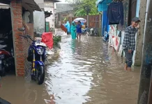 Banjir Rendam Puluhan RT di Jakarta Minggu Pagi