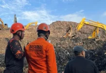 Polisi Duga Masih Ada Korban Tertimbun Longsor Sampah TPST Bantargebang
