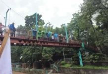 GEMARBUDHI Tuang 10.000 Liter Eco Enzyme ke Sungai Cisadane