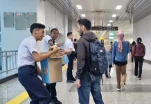 Manjakan Pengguna Selama Ramadan, KAI Commuter Bagikan 30.000 Paket Takjil Gratis