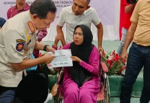 Mendagri dan Mensos Salurkan Rp100 Miliar untuk Korban Banjir Aceh Timur