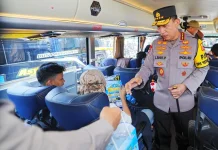 Kapolri Lepas 80 Bus Mudik Gratis, Pastikan Kesiapan Sopir Antar ke Tujuan