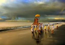 Mengenal Melasti, Ritual Penyucian Diri jelang Nyepi