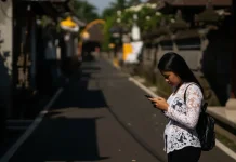 Bolehkah Main HP saat Nyepi? Ini Penjelasannya