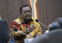 DPR Minta Kasus Penyiraman Air Keras Aktivis Diusut Transparan
