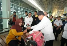 Pastikan Kesiapan Layanan Mudik, Menko Polkam Tinjau Bandara dan Pelabuhan