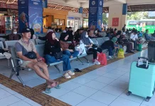 Masih Ada Pemudik Berangkat H-1 Lebaran di Kampung Rambutan