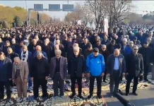 Salat Idulfitri Ribuan Warga Iran Tetap Digelar Meski Konflik Membayangi