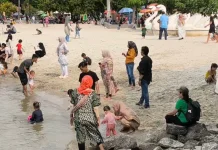 Hari Pertama Lebaran, Puluhan Ribu Wisatawan Serbu Ancol