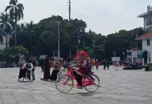 Hari Kedua Lebaran, Kota Tua Jakarta Jadi Tempat Warga Bersantai