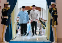 Momen Presiden Prabowo Sambut Jokowi saat Lebaran di Istana