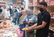 Lonjakan Pengunjung Toko Oleh-oleh di Lampung saat Libur Lebaran