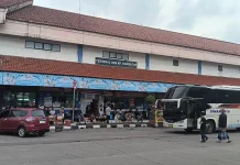 Arus Balik Kampung Rambutan Masih Terasa