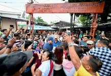 Haru Warga Bantaran Rel Kereta Api dikunjungi Perdana Presiden Prabowo