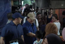 Pertama Kalinya, Warga Bantaran Rel Senen Dikunjungi Presiden