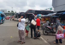 Jelang Puncak Arus Balik Gelombang Kedua, Terminal Bekasi Mulai Ramai Penumpang