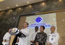 Menaker Yassierli Tegaskan WFH Swasta Bersifat Imbauan
