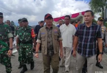 Kepala BNPB Tinjau Gereja Terdampak Gempa M7,6 di Minahasa