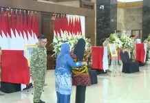 Duka Soetta, Tangis Keluarga Tiga TNI Lebanon Iringi Persemayaman