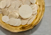 Hosti Perjamuan Kudus, Ini Bahan dan Cara Membuatnya