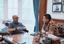 Seskab Teddy Terima Kunjungan Musisi Legendaris Ebiet G Ade