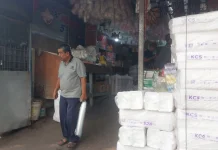 Meski Harga Naik, Kantong Plastik tetap Diburu di Bekasi