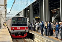 KAI Catat Pengguna KRL Turun Dampak WFH ASN