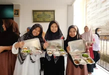 Santri di Karanganyar Sambut Hangat Program MBG