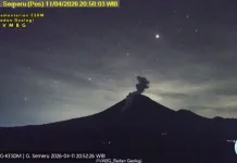 Semeru Erupsi Sabtu Malam, Luncurkan Awan Panas Sejauh 2,5 Km