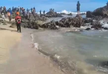 WNA China Terseret Arus di Pantai Cibobos Lebak